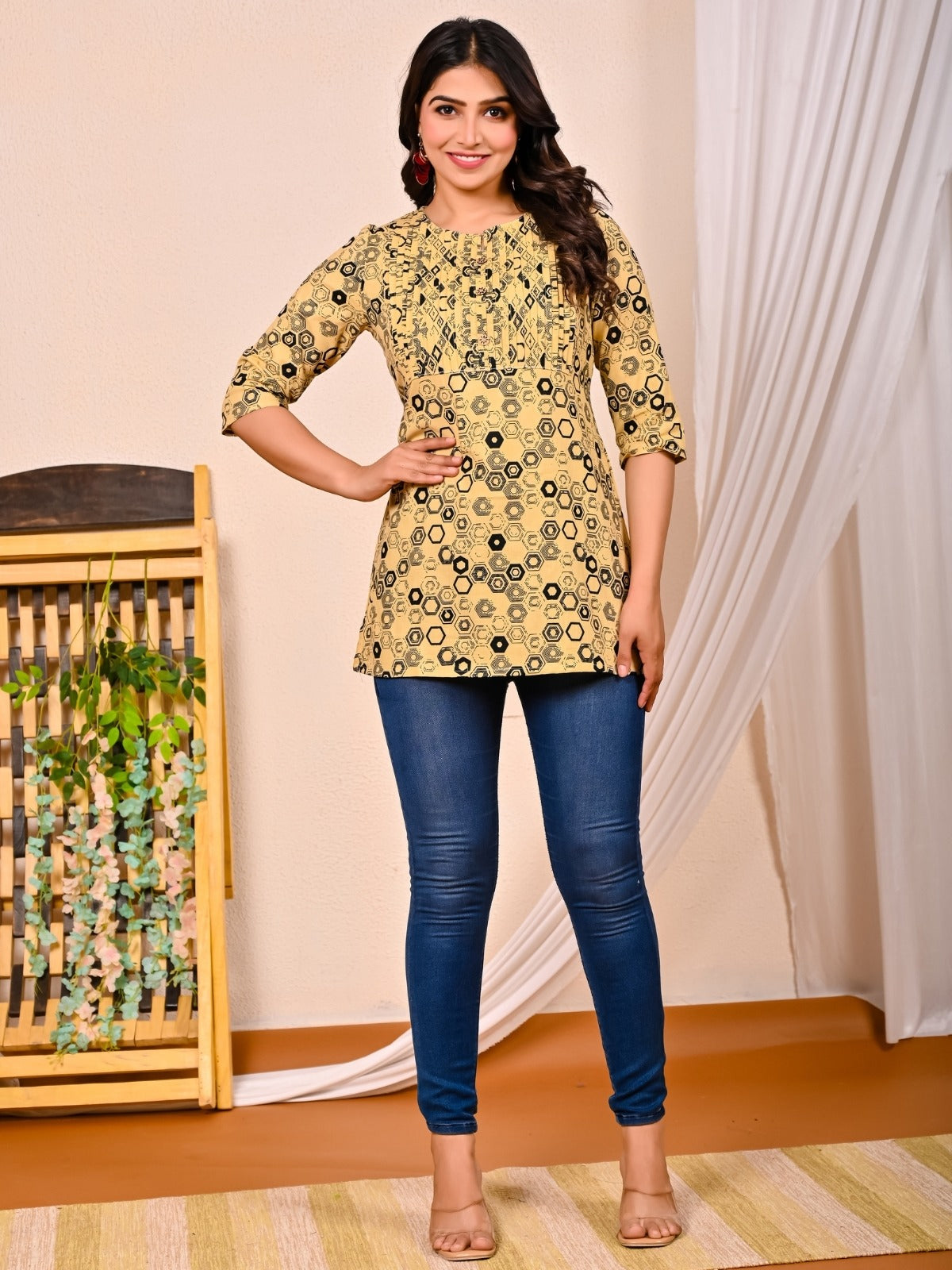 Womens Cream Printed Short Kurti/Top