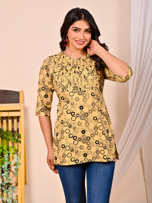 Womens Cream Printed Short Kurti/Top