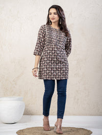 Womens Maroon Flower Printed Short Kurti/Top