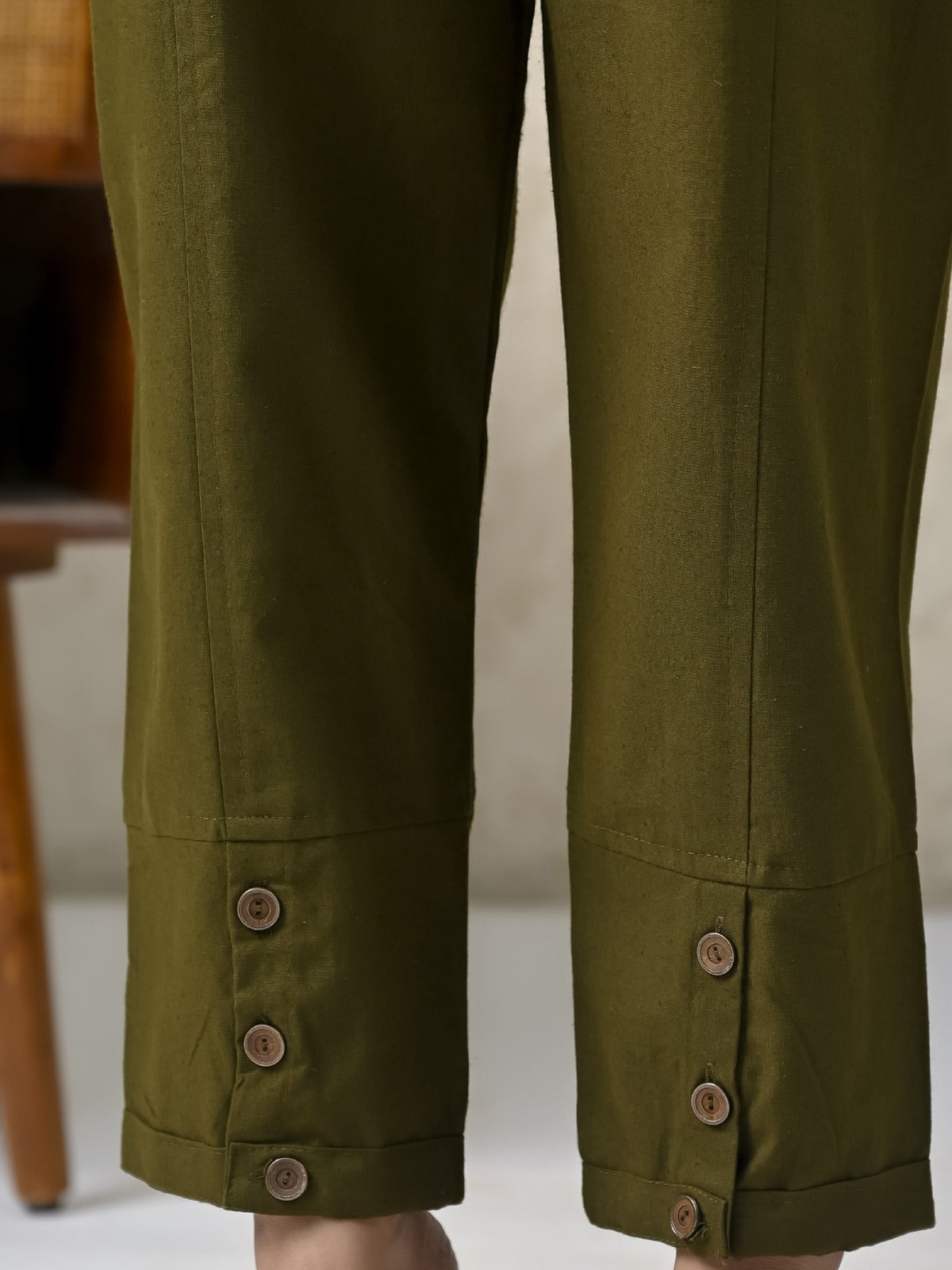 Womens Mehndi Green Side Pocket Pure Cotton Straight Cargo Pant