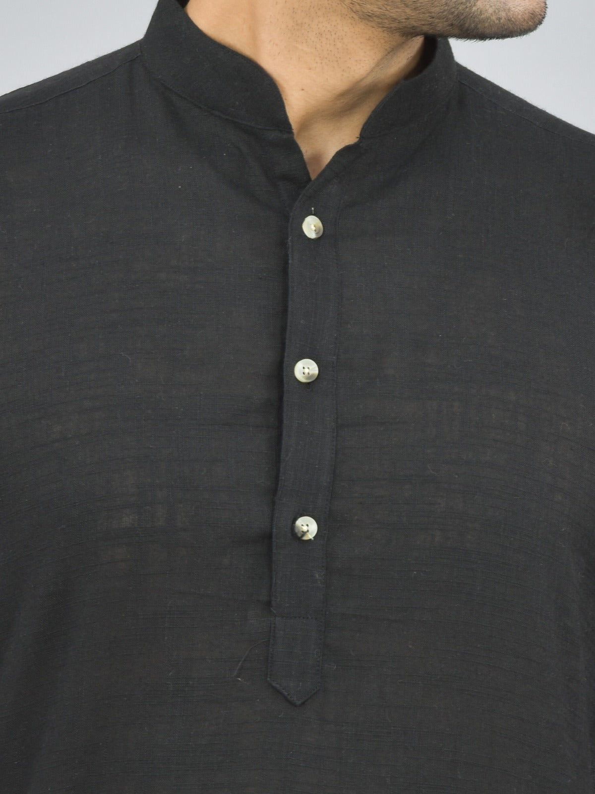 Quaclo Mens Solid Black Cotton Long Kurta