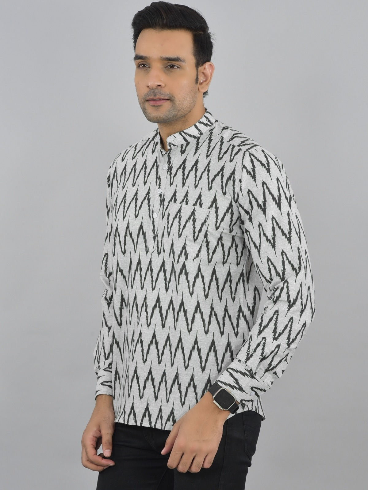 Mens Regular fit Black Zig-Zag Printed Cotton short Kurta