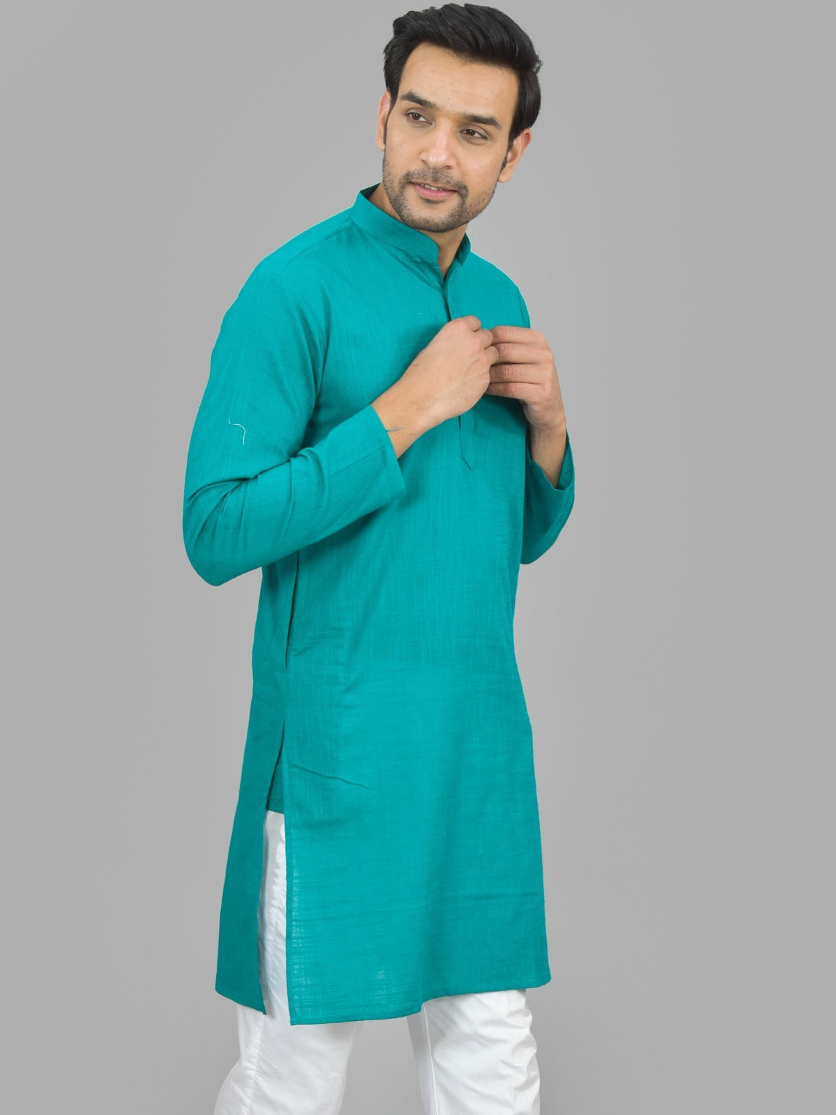 Quaclo Mens Solid Cyan Cotton Long Kurta