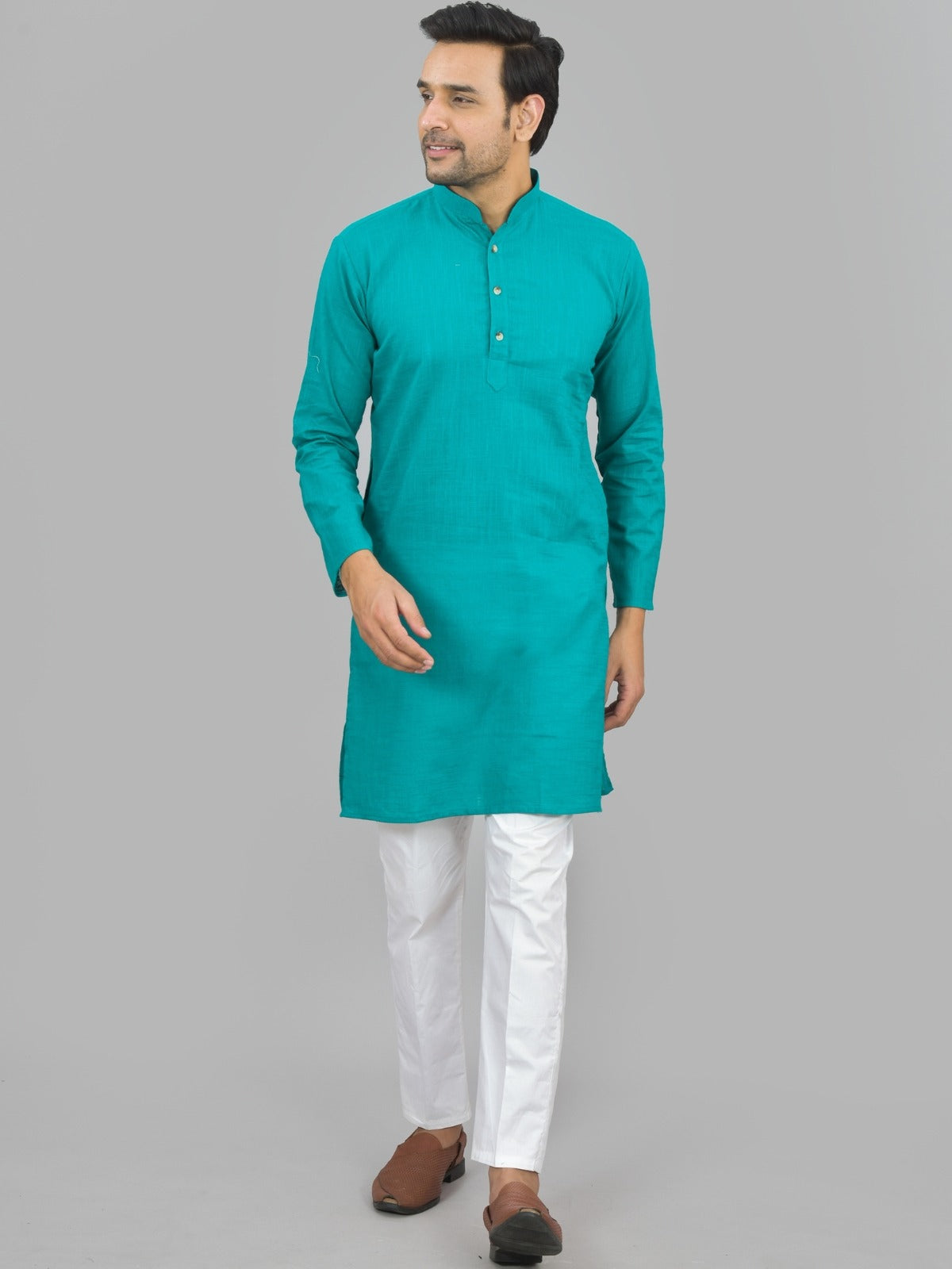 Quaclo Mens Solid Cyan Cotton Long Kurta