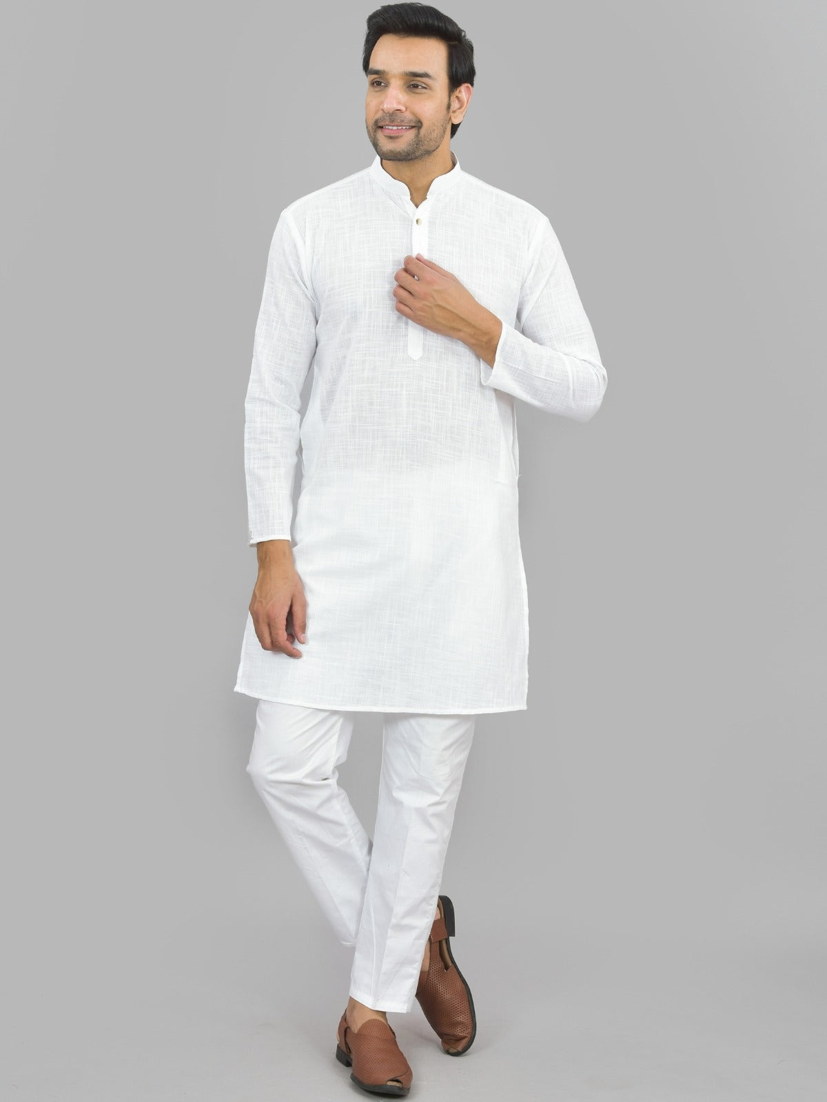 Quaclo Mens Solid White Cotton Long Kurta