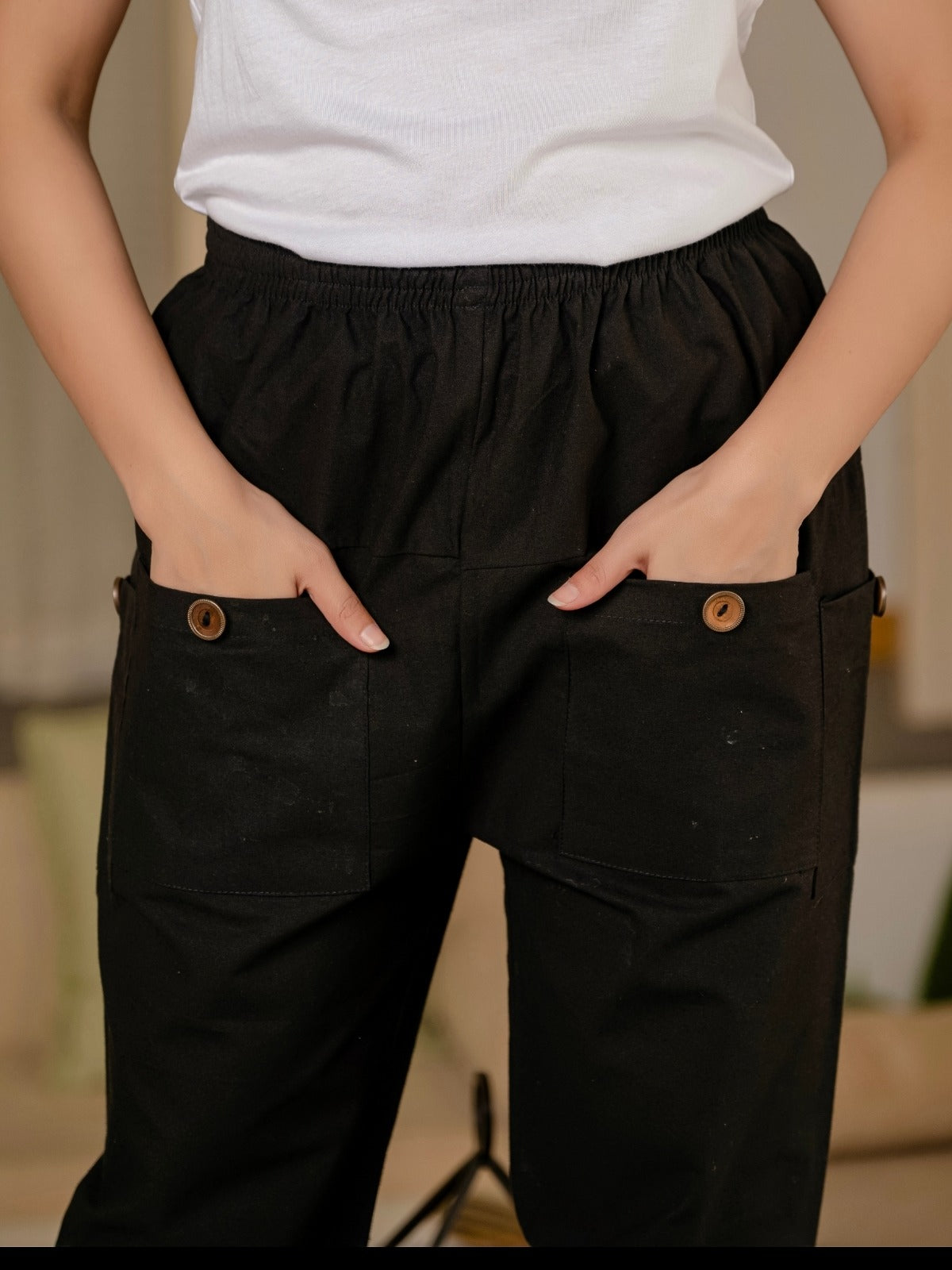 Quaclo Women's Black Pure Four Pocket Cotton Cargo Pants