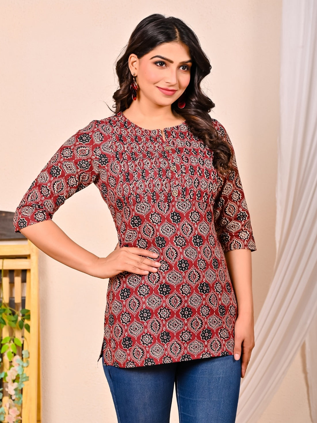 Womens Red Black Printed Short Kurti/Top