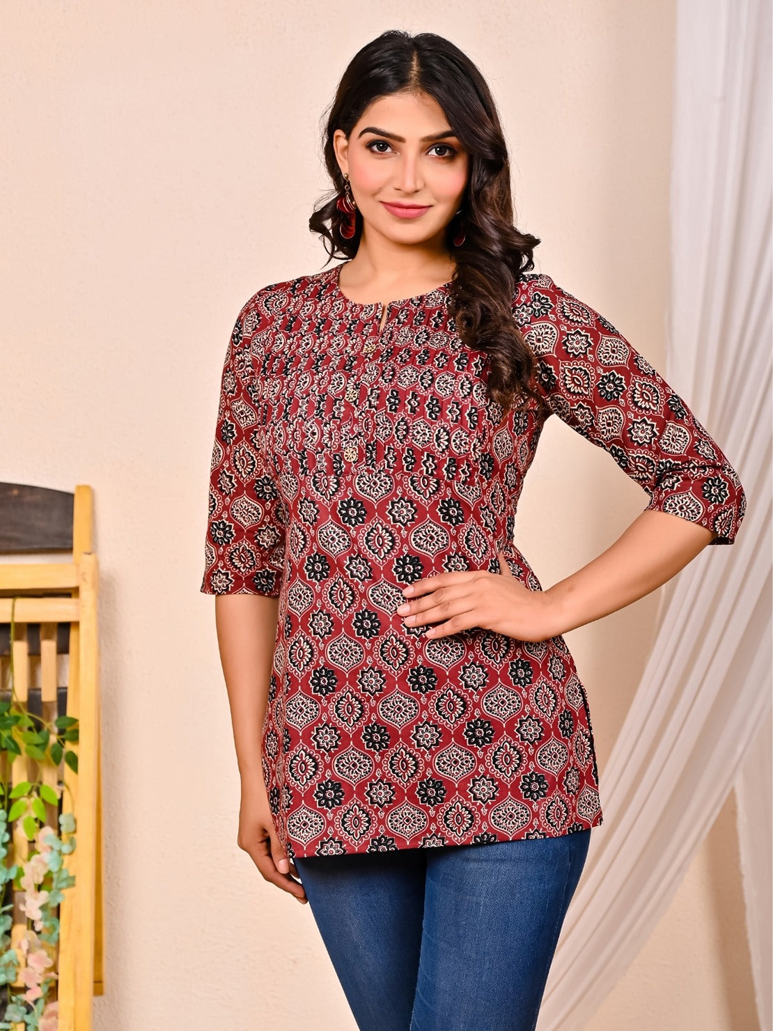 Womens Red Black Printed Short Kurti/Top