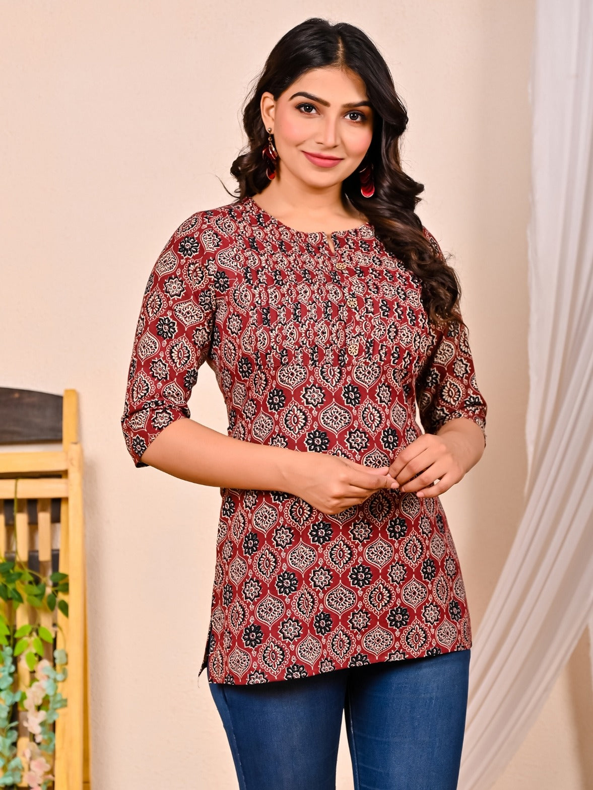 Womens Red Black Printed Short Kurti/Top