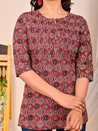 Womens Red Black Printed Short Kurti/Top