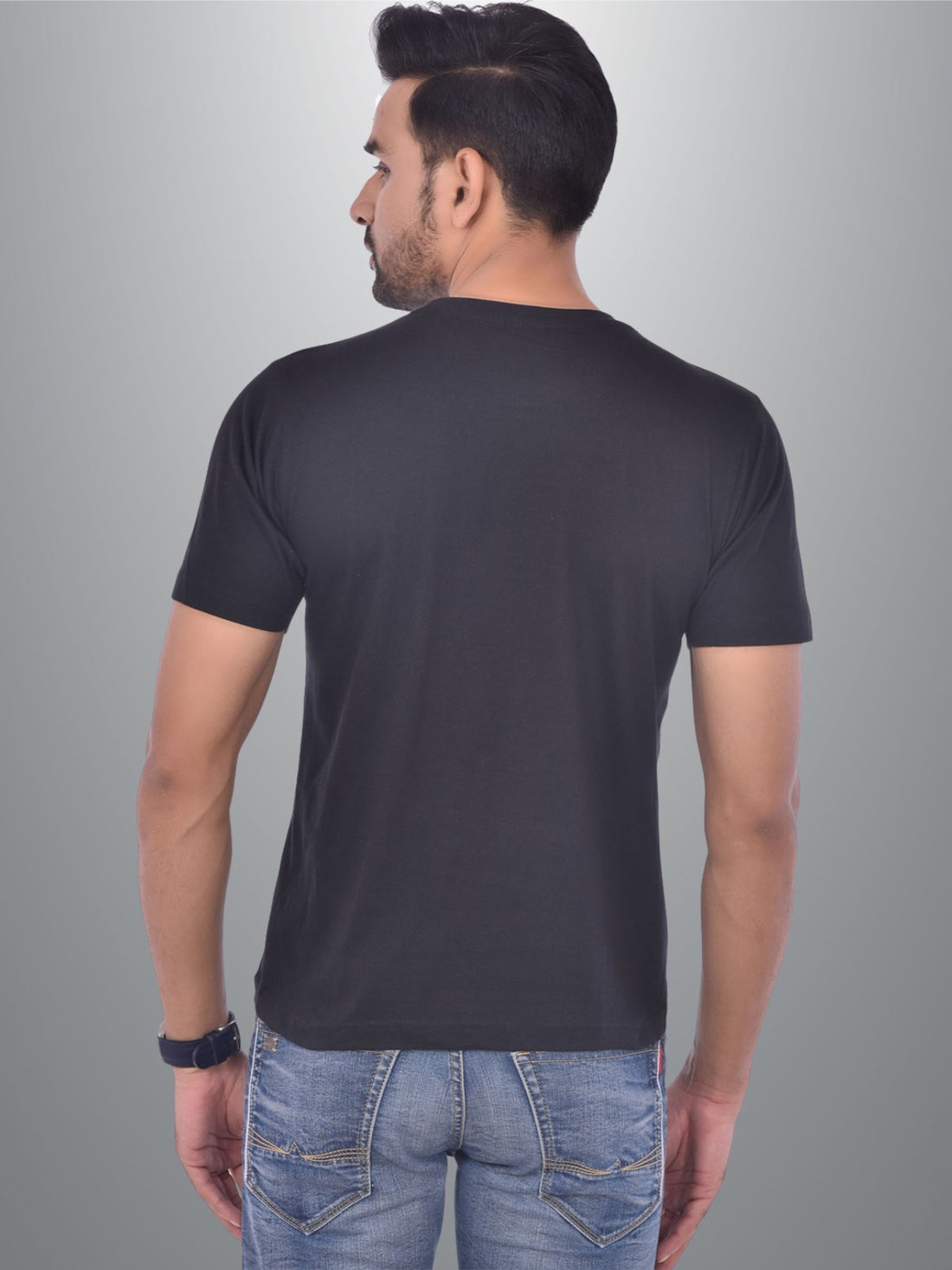 Mens Solid Round Neck  Half Sleeve Cotton Blend Black T-shirt