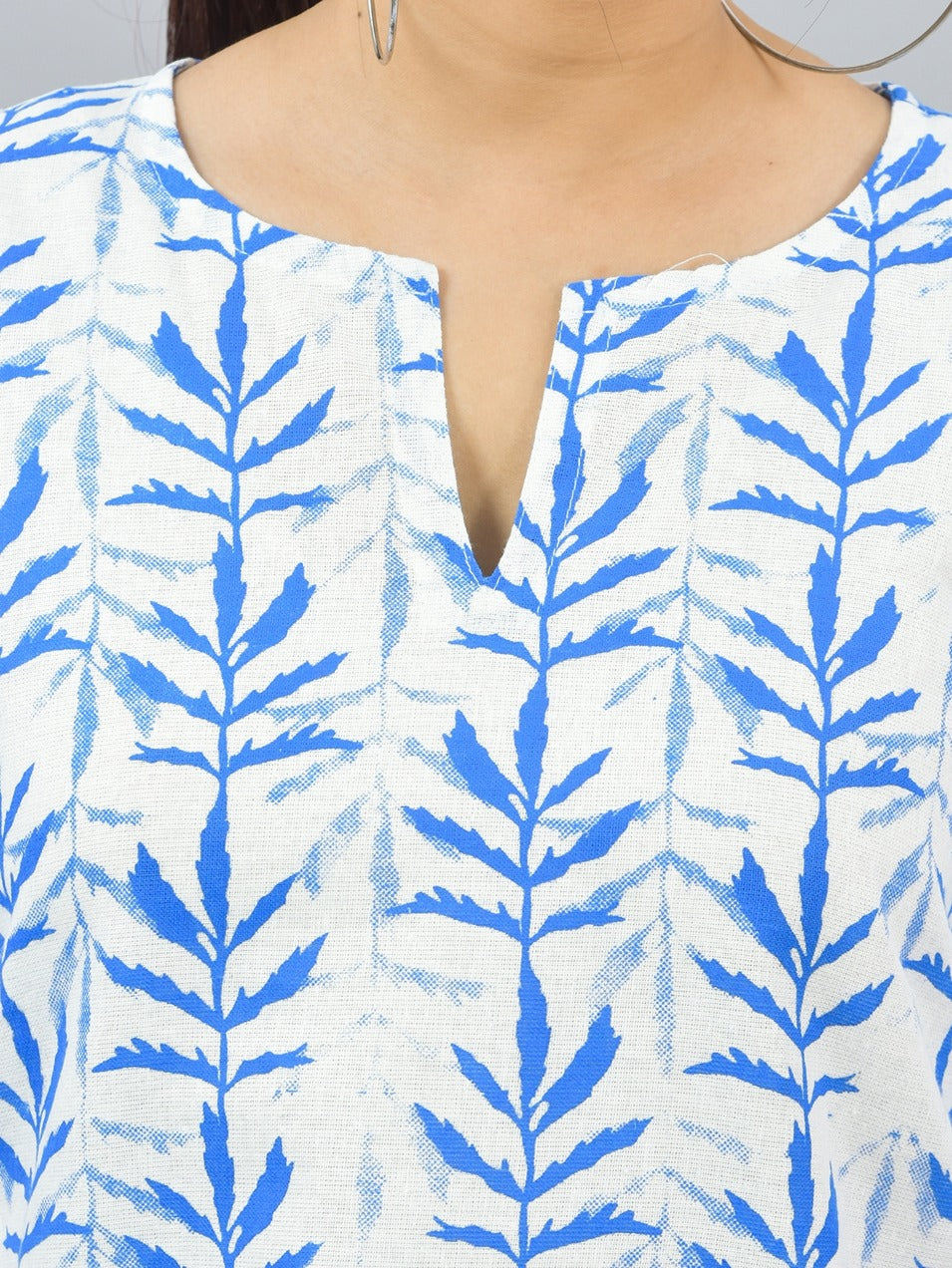 Womens Regular Fit Blue Leaf Printed Short Kurti/Top