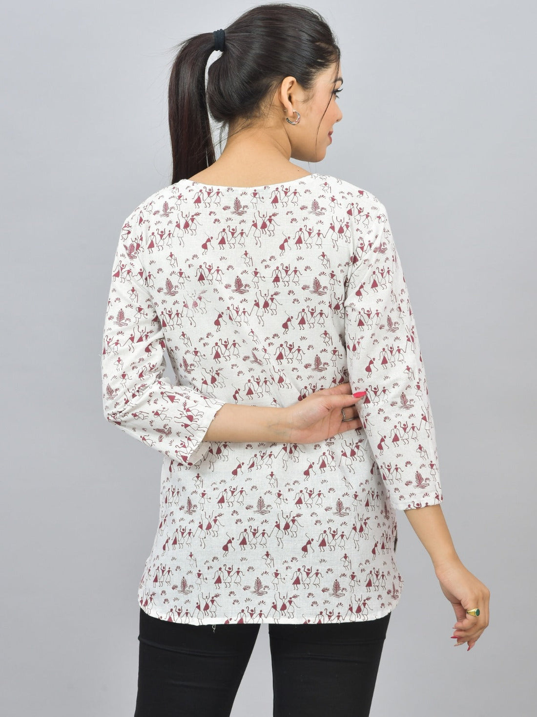 Womens Regular Fit Maroon Vactor Printed Short Kurti/Top