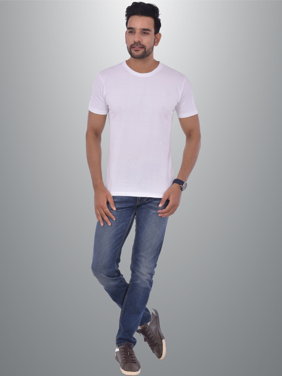 Mens Solid Round Neck  Half Sleeve Cotton Blend White T-shirt